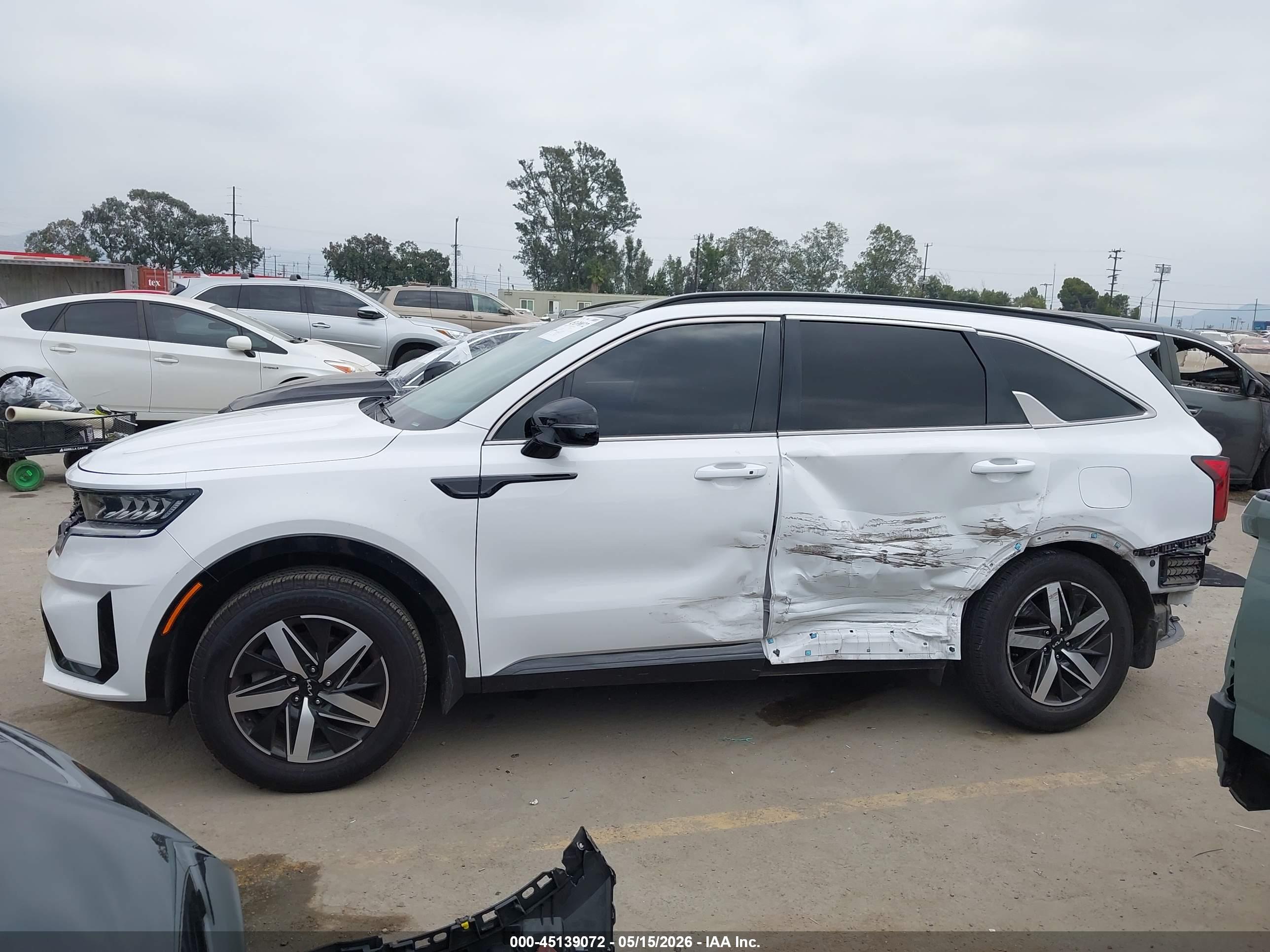 2022 KIA SORENTO S