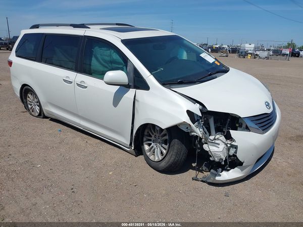 2017 TOYOTA SIENNA XLE 8 PASSENGER