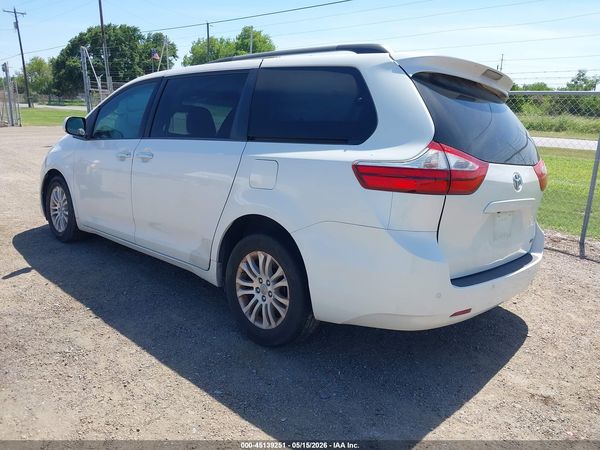 2017 TOYOTA SIENNA XLE 8 PASSENGER