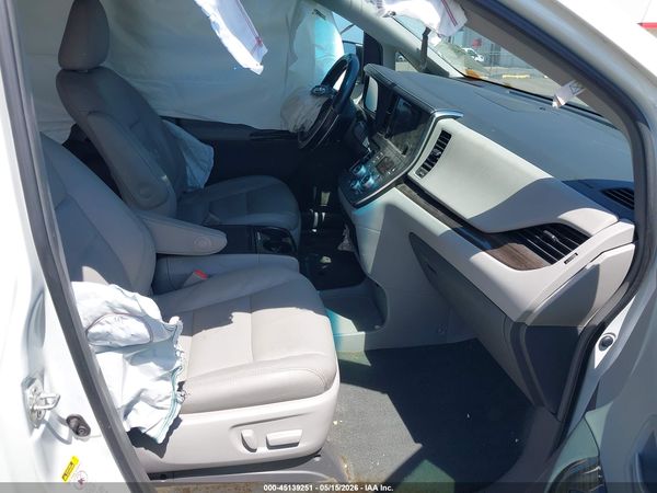 2017 TOYOTA SIENNA XLE 8 PASSENGER