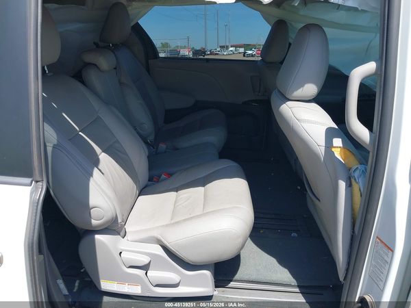 2017 TOYOTA SIENNA XLE 8 PASSENGER