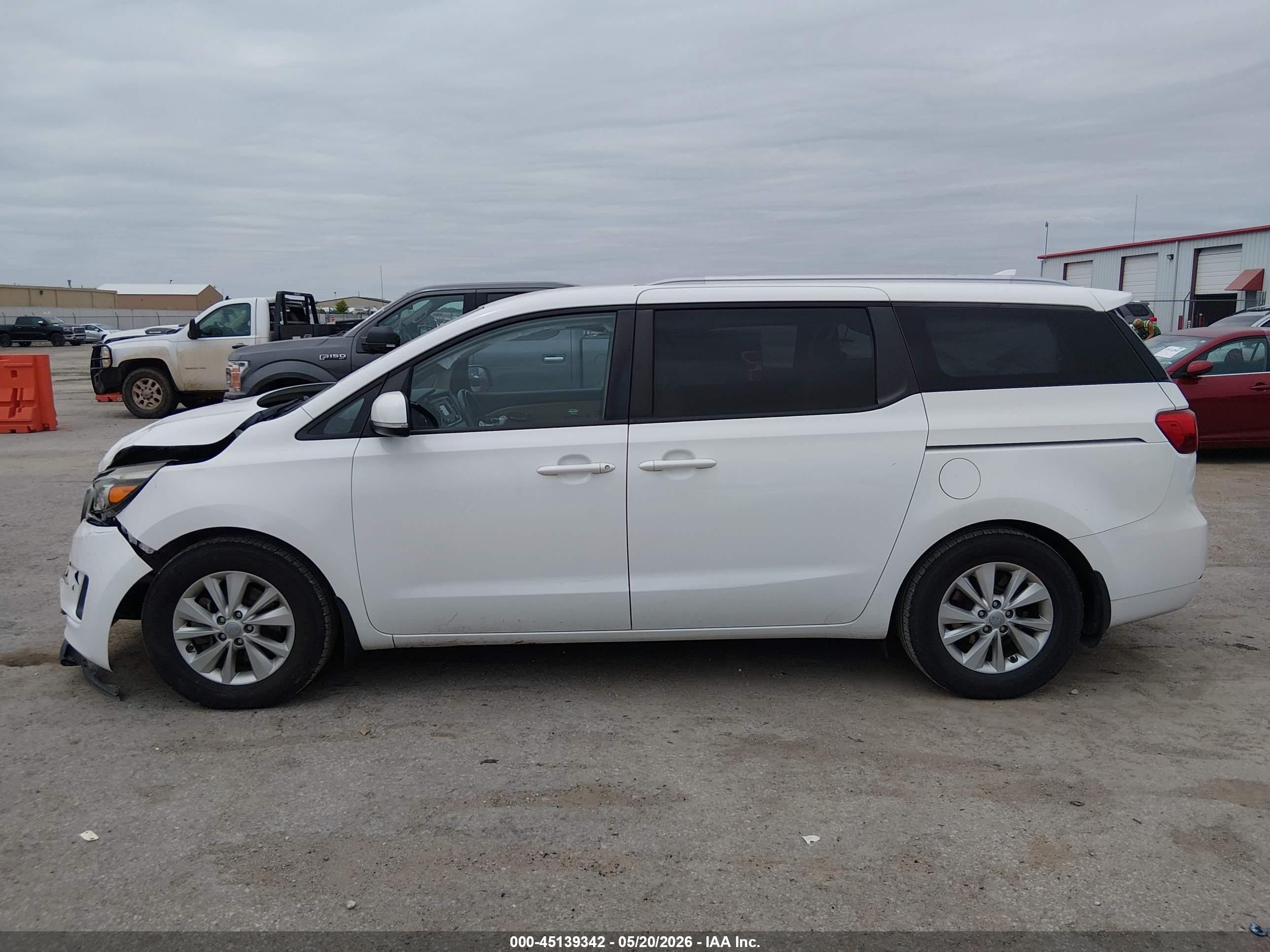 2016 KIA SEDONA LX