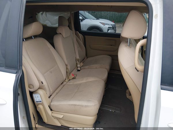 2016 KIA SEDONA LX
