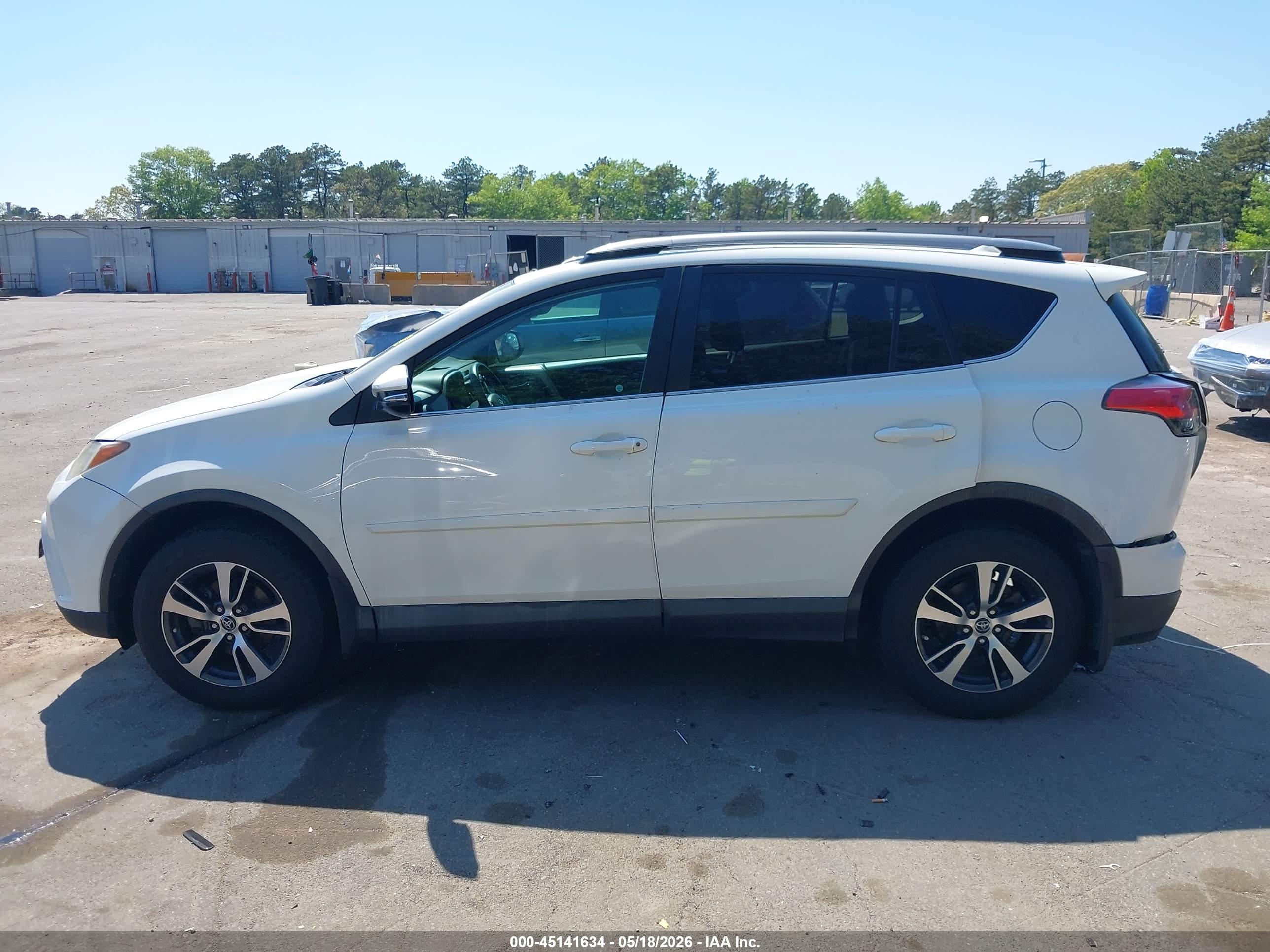 2017 TOYOTA RAV4 XLE