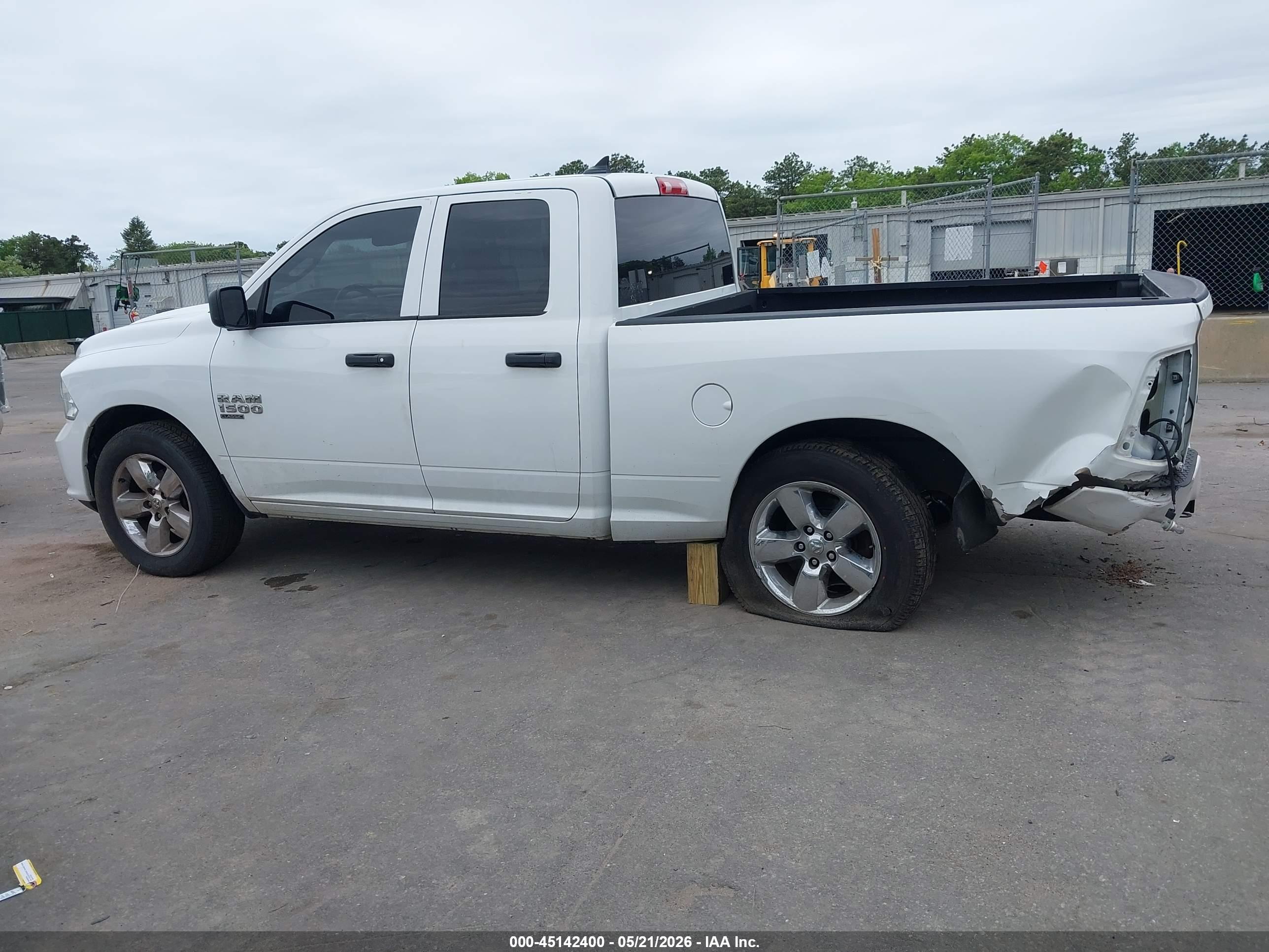 2019 RAM 1500 CLASSIC EXPRESS  4X4 6'4 BOX