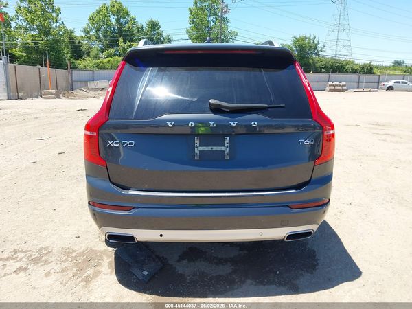 2016 VOLVO XC90 T6 MOMENTUM