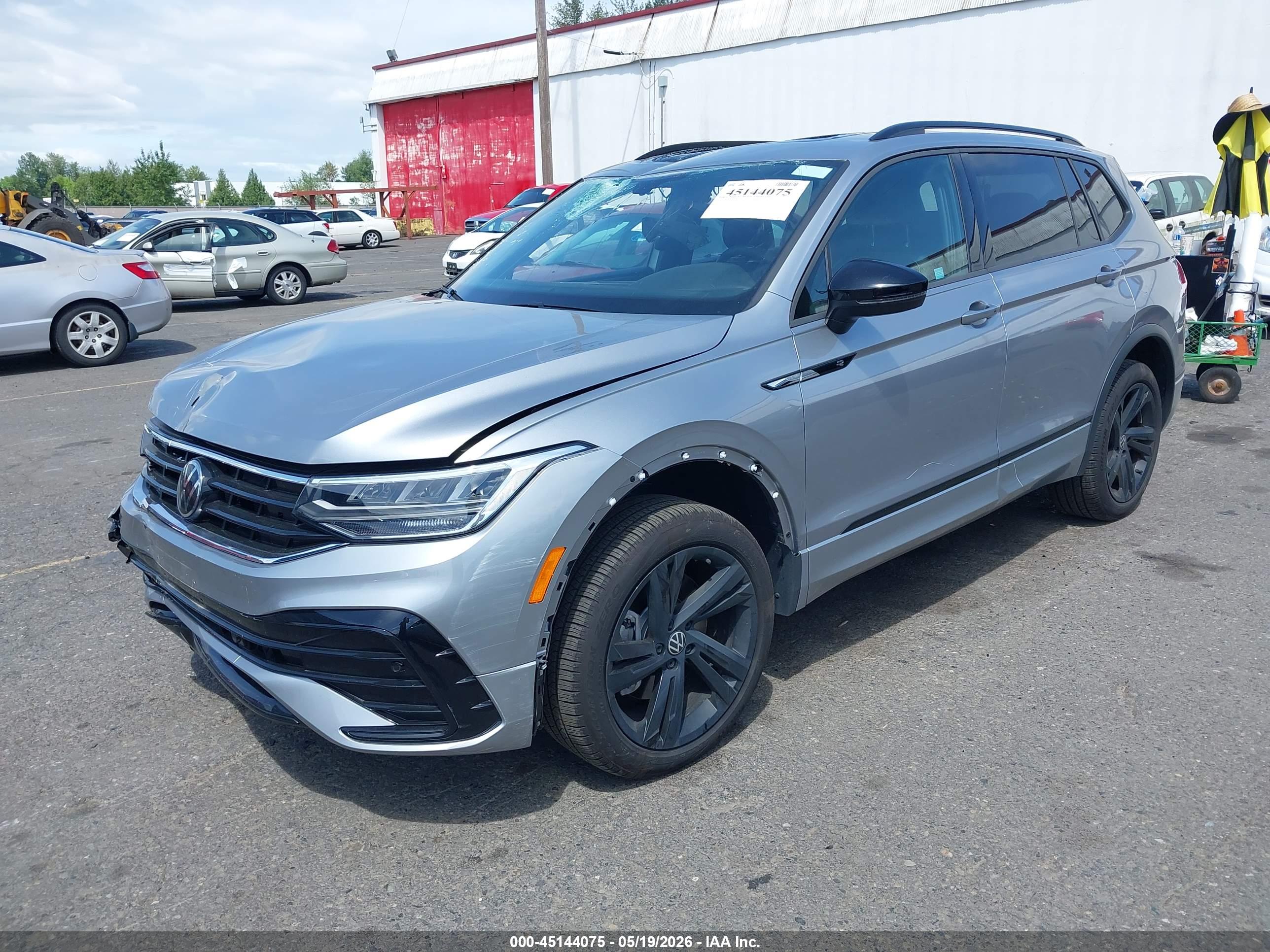 2024 VOLKSWAGEN TIGUAN 2.0T SE R-LINE BLACK — I2