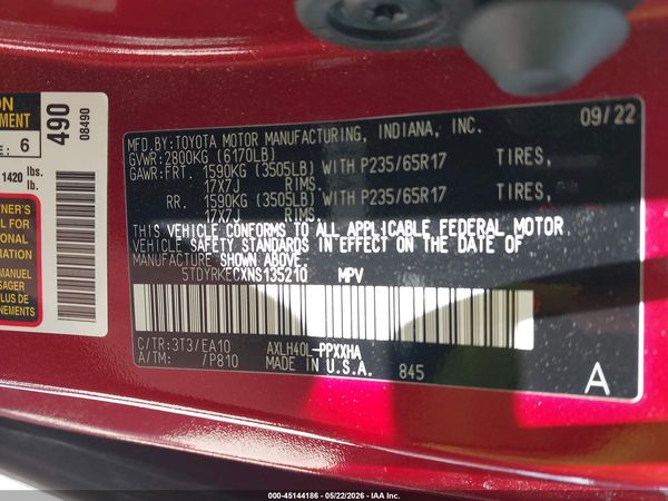 2022 TOYOTA SIENNA XLE