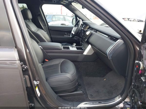 2025 LAND ROVER RANGE ROVER P400 SE