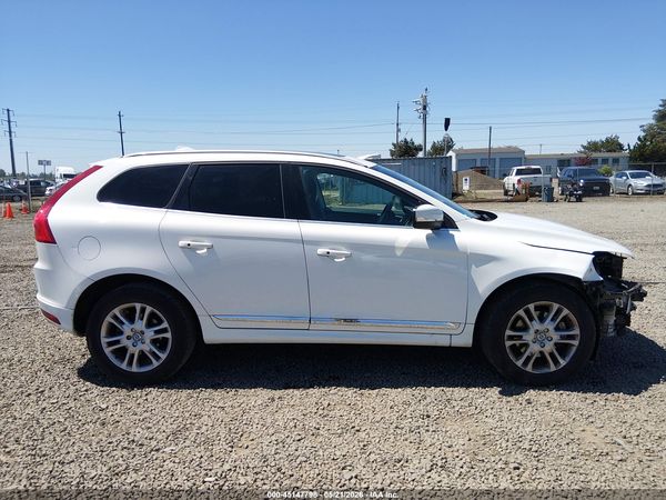 2016 VOLVO XC60 T5 DRIVE-E PLATINUM