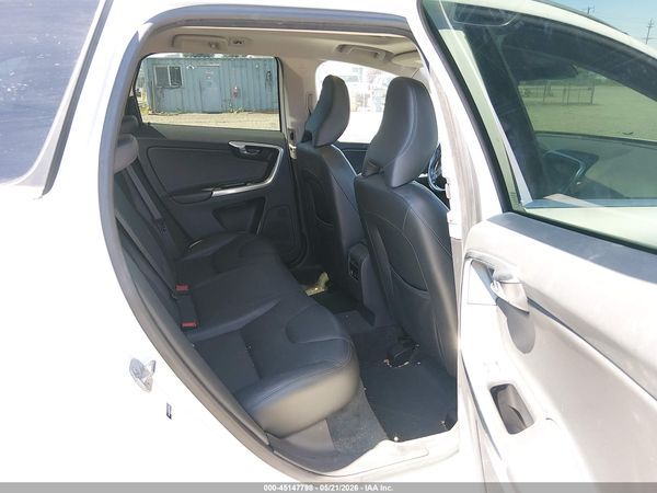 2016 VOLVO XC60 T5 DRIVE-E PLATINUM