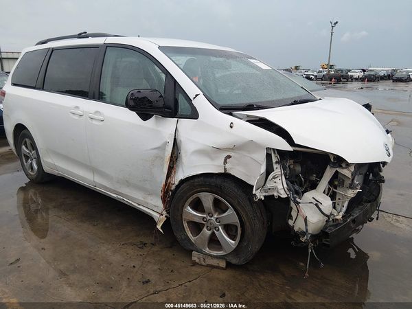 2013 TOYOTA SIENNA LE V6 8 PASSENGER — I1