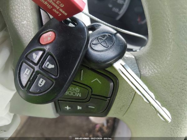 2013 TOYOTA SIENNA LE V6 8 PASSENGER — I11