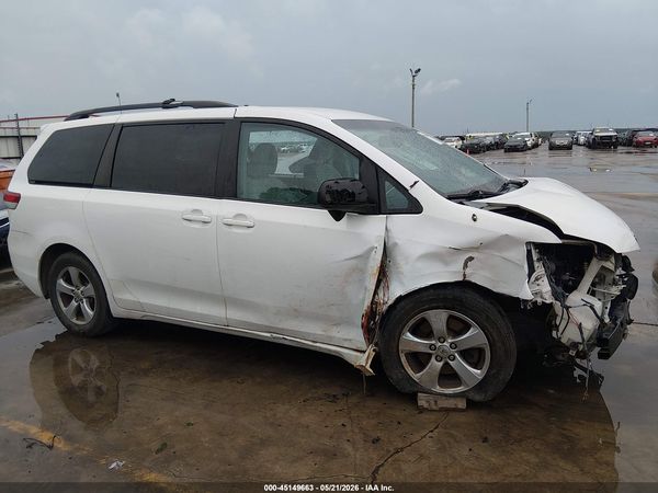 2013 TOYOTA SIENNA LE V6 8 PASSENGER — I116