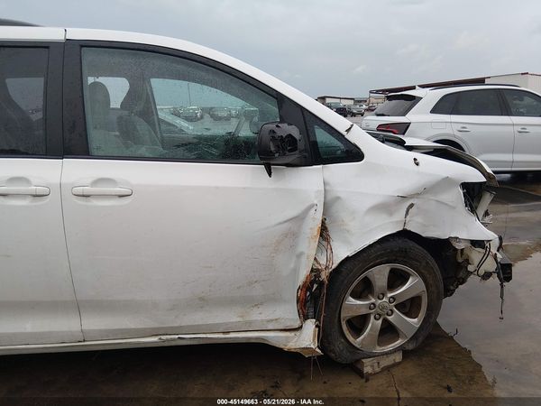 2013 TOYOTA SIENNA LE V6 8 PASSENGER — I154