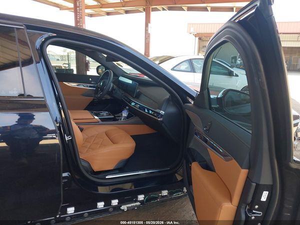 2025 BMW 740I