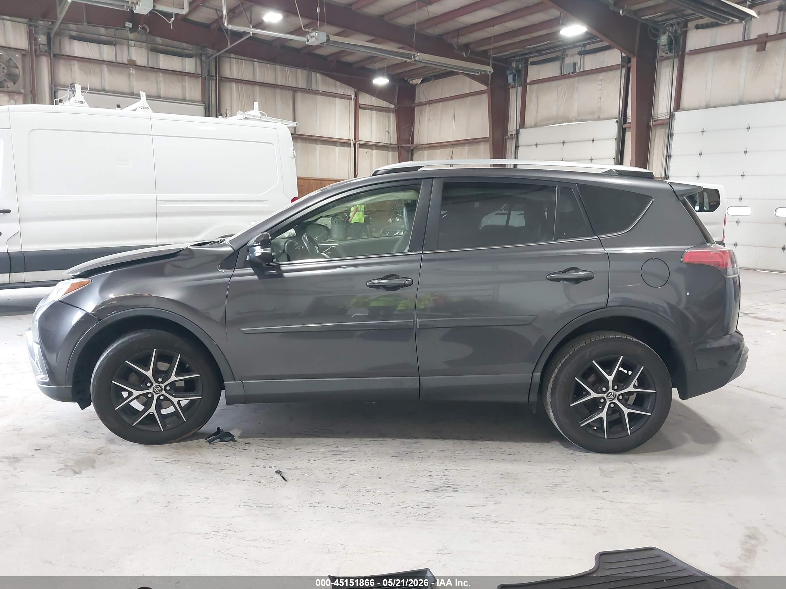 2017 TOYOTA RAV4 SE