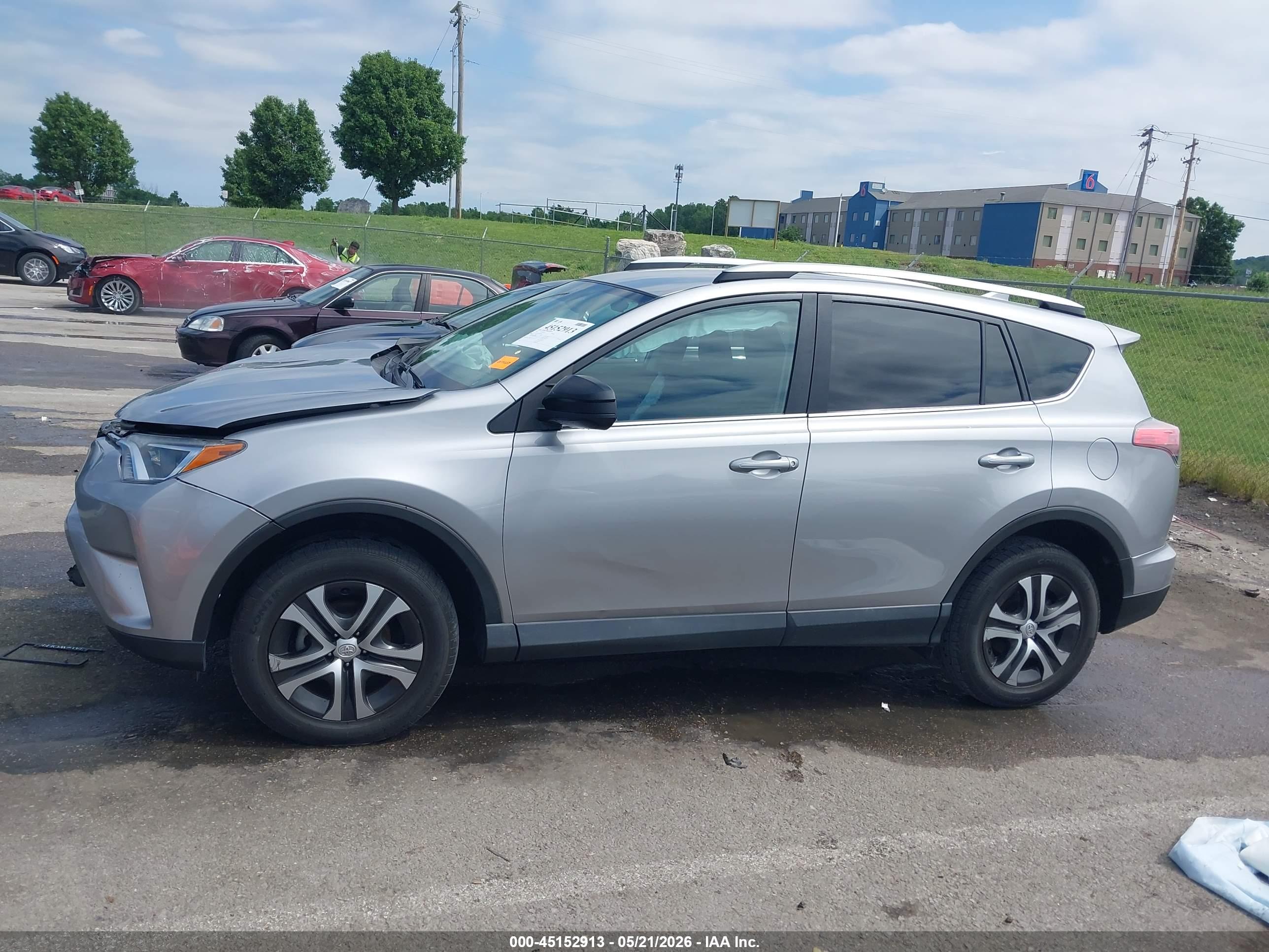 2016 TOYOTA RAV4 LE