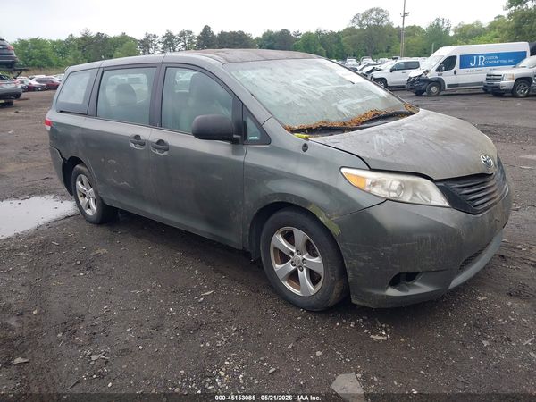 2013 TOYOTA SIENNA L V6 7 PASSENGER — I1