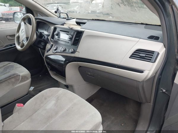 2013 TOYOTA SIENNA L V6 7 PASSENGER — I5