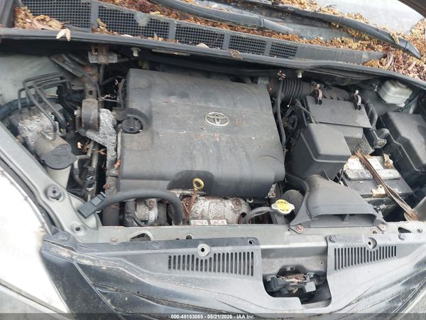 2013 TOYOTA SIENNA L V6 7 PASSENGER — I10