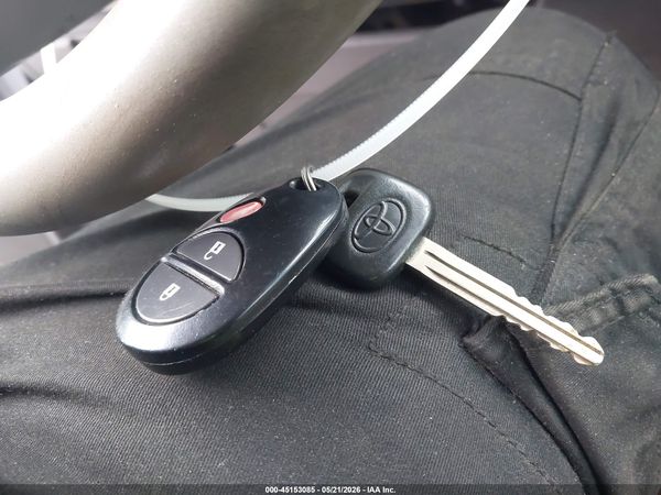 2013 TOYOTA SIENNA L V6 7 PASSENGER — I11