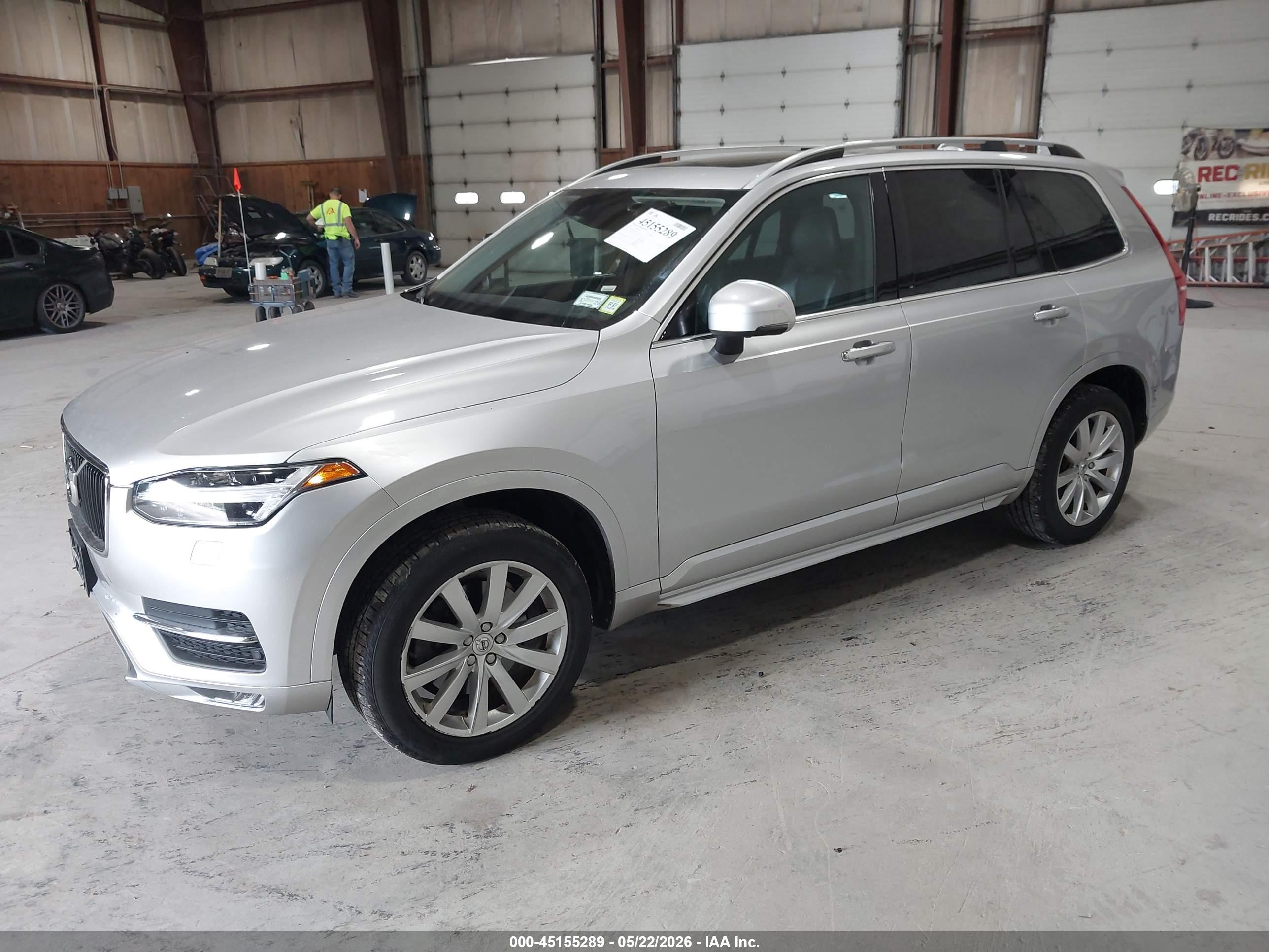 2017 VOLVO XC90 T6 MOMENTUM