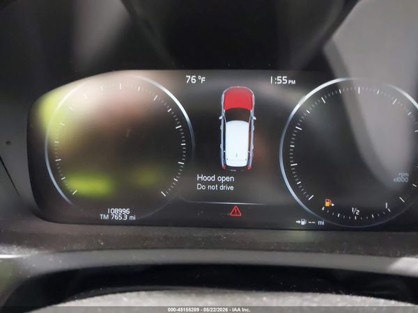 2017 VOLVO XC90 T6 MOMENTUM