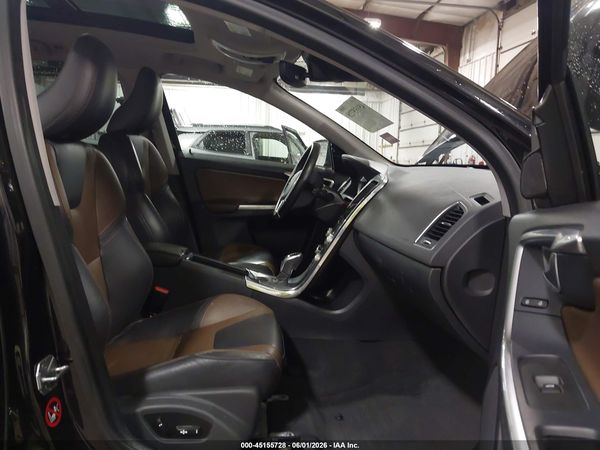 2017 VOLVO XC60 T5 DYNAMIC