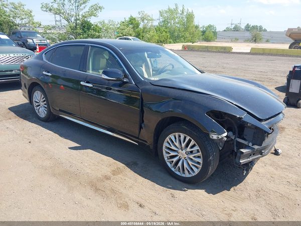 2016 INFINITI Q70L 3.7X