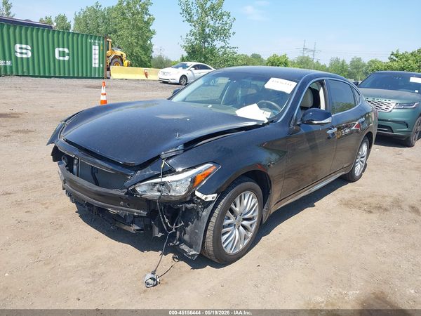 2016 INFINITI Q70L 3.7X
