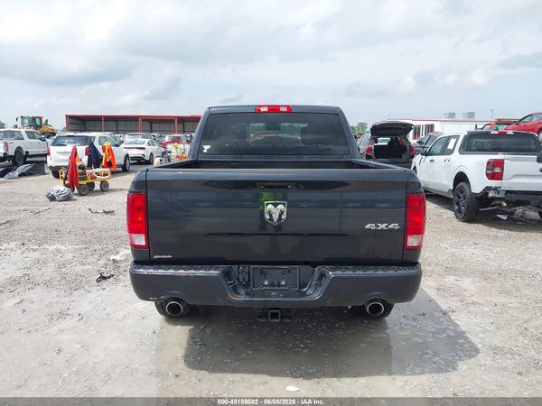 2018 RAM 1500 EXPRESS  4X4 5'7 BOX