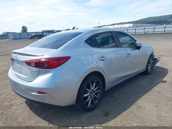 2018 MAZDA MAZDA3 TOURING
