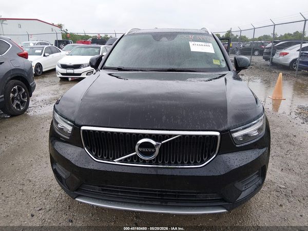 2020 VOLVO XC40 T5 MOMENTUM