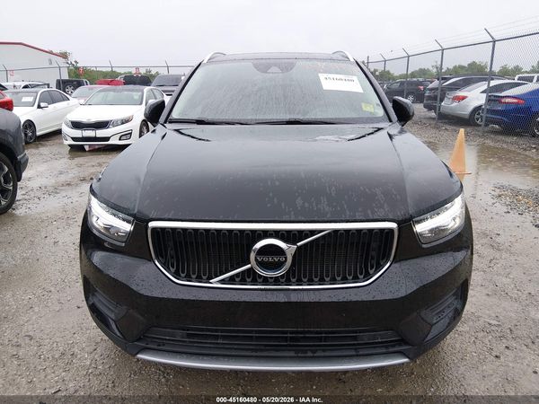 2020 VOLVO XC40 T5 MOMENTUM