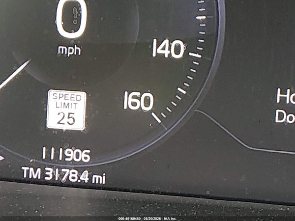 2020 VOLVO XC40 T5 MOMENTUM