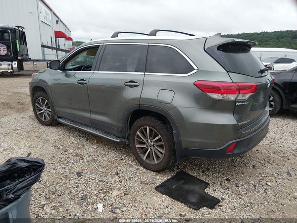 2019 TOYOTA HIGHLANDER XLE