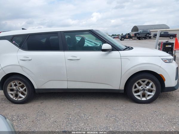 2022 KIA SOUL LX
