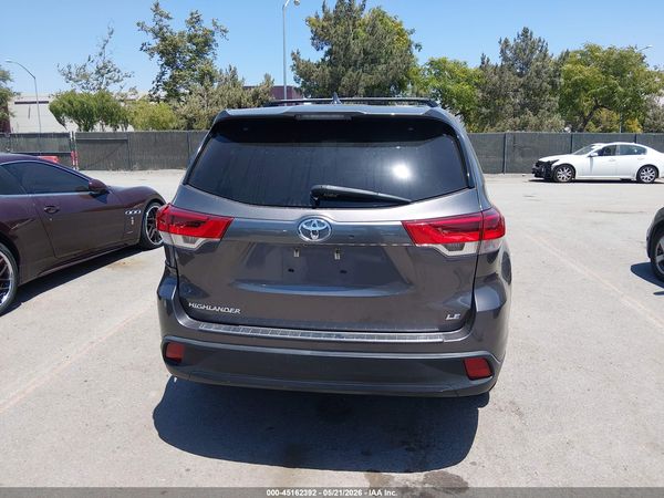 2017 TOYOTA HIGHLANDER LE PLUS
