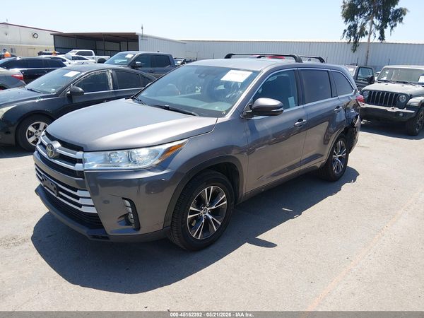 2017 TOYOTA HIGHLANDER LE PLUS