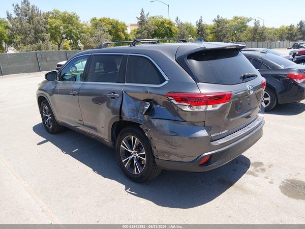 2017 TOYOTA HIGHLANDER LE PLUS