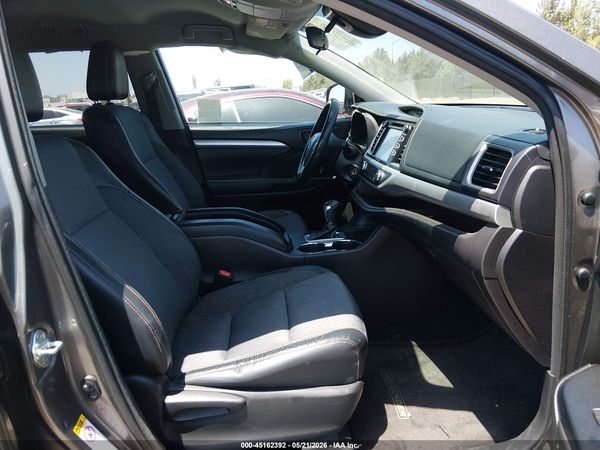 2017 TOYOTA HIGHLANDER LE PLUS
