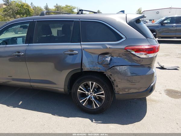 2017 TOYOTA HIGHLANDER LE PLUS
