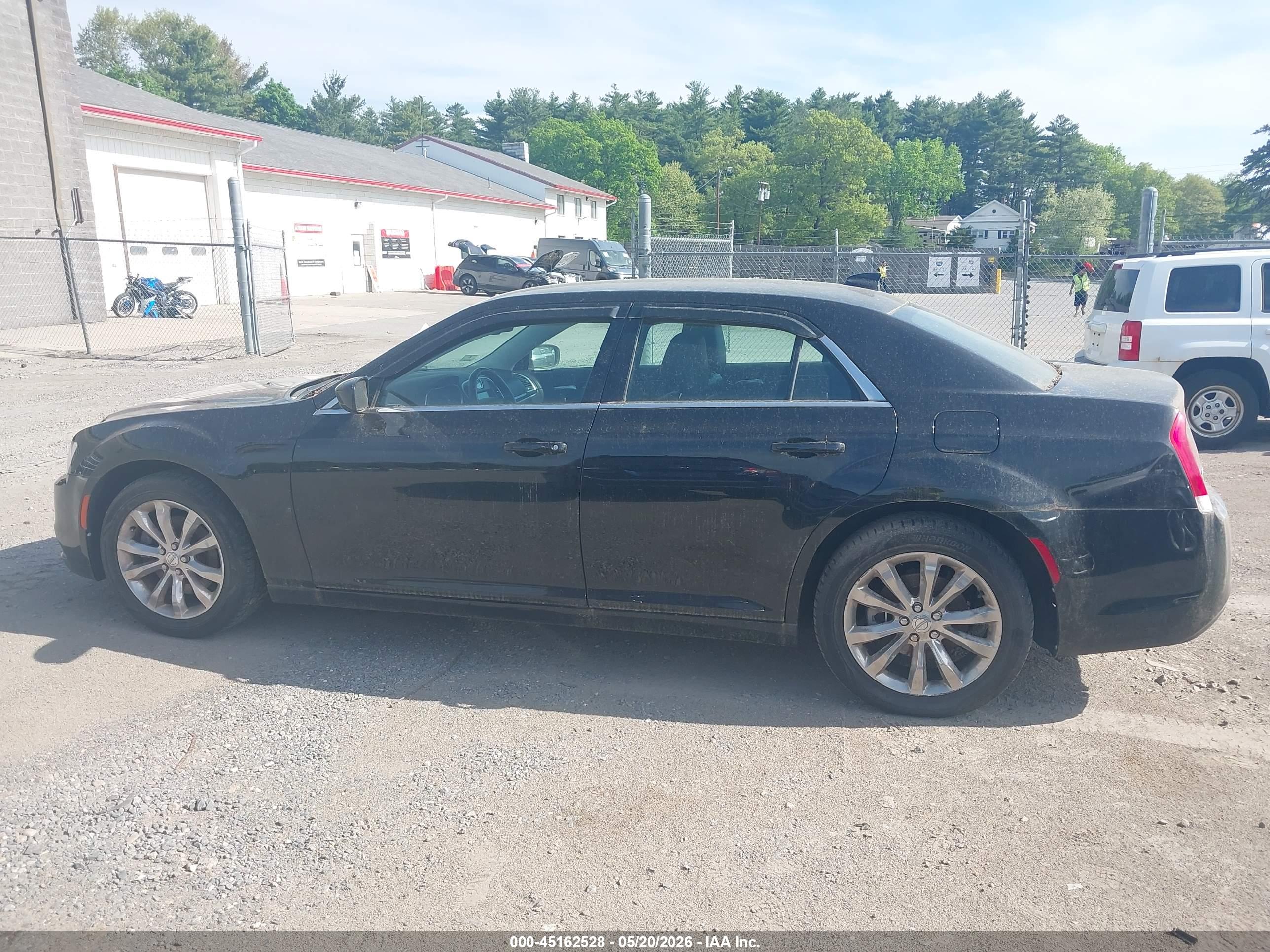 2015 CHRYSLER 300 LIMITED