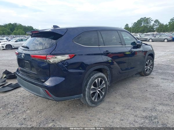 2022 TOYOTA HIGHLANDER XLE