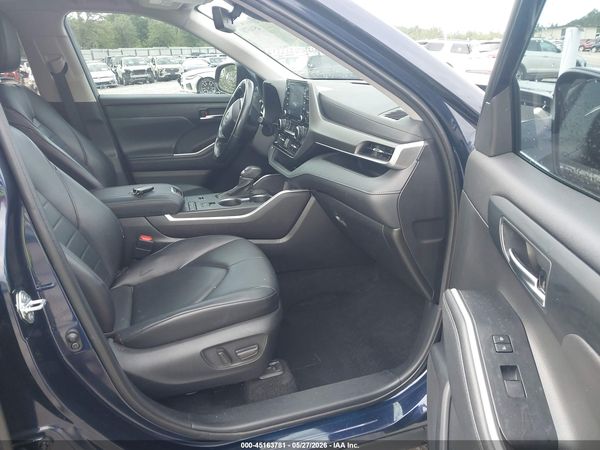 2022 TOYOTA HIGHLANDER XLE