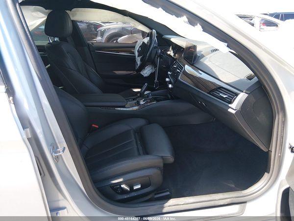 2019 BMW 530I