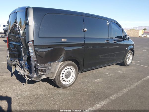 2018 MERCEDES-BENZ METRIS