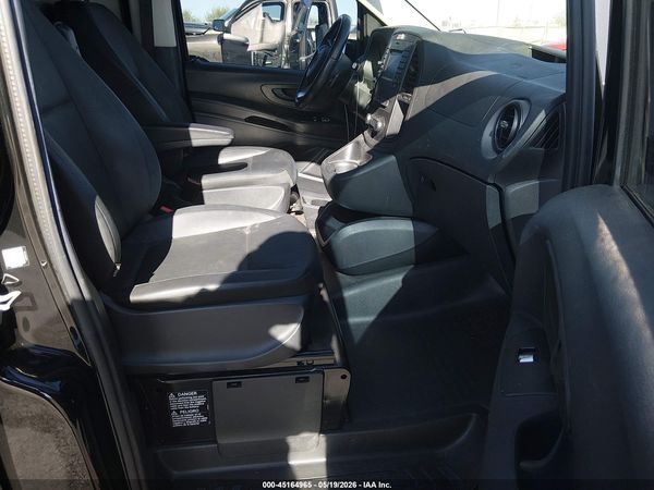 2018 MERCEDES-BENZ METRIS