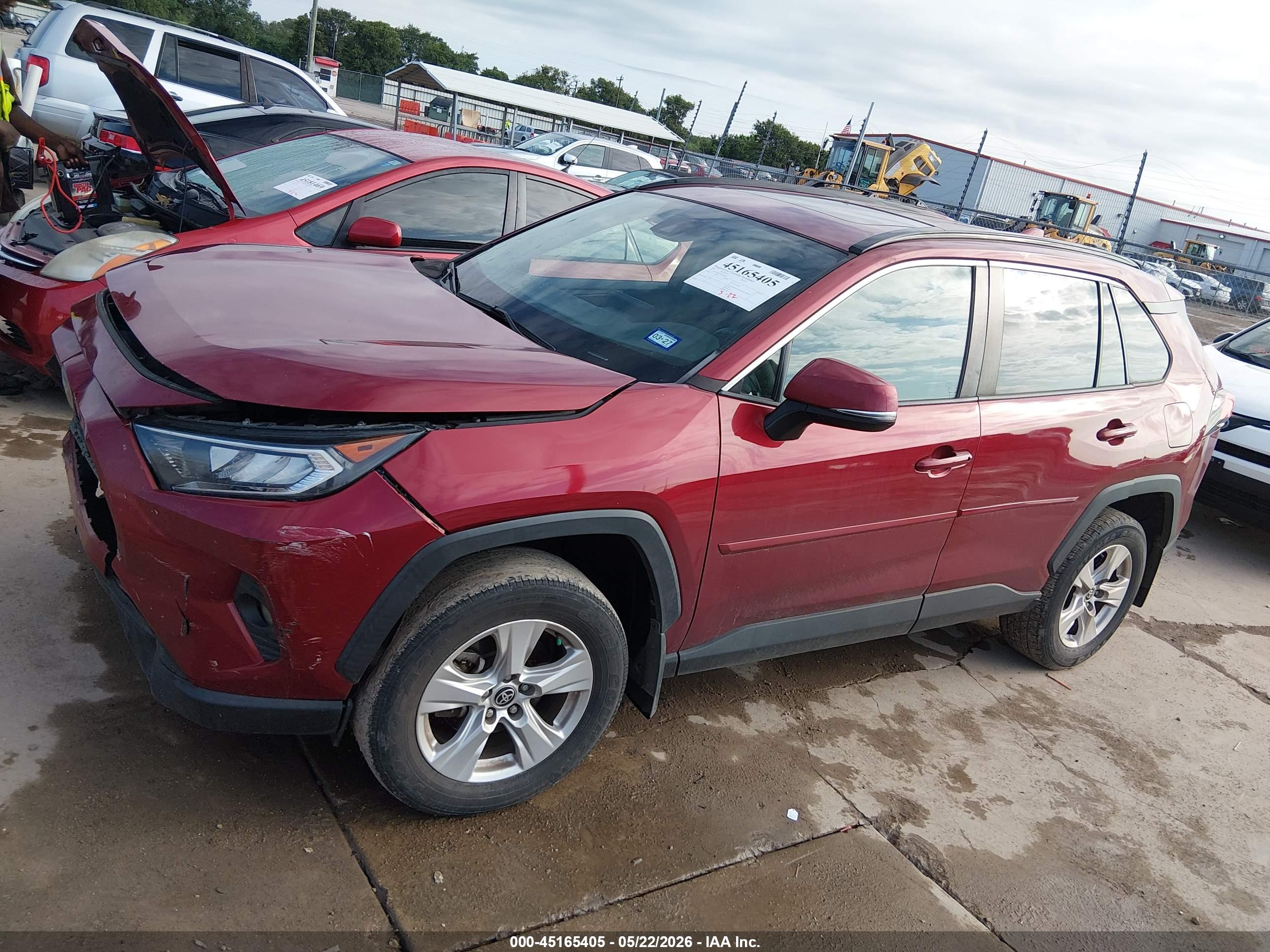 2021 TOYOTA RAV4 XLE